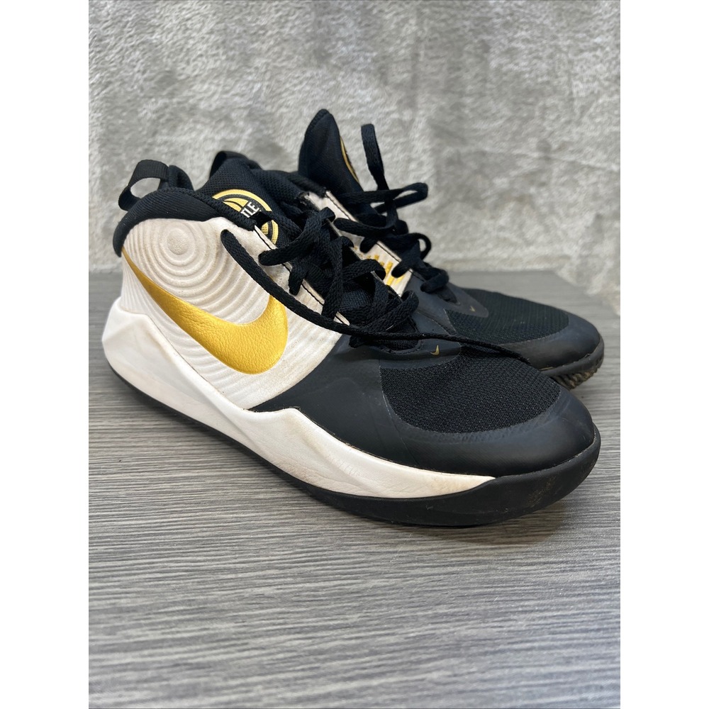Nike Team Hustle D 9 Kids Basketball Shoes Black Gold White Size 5Y Streetwear